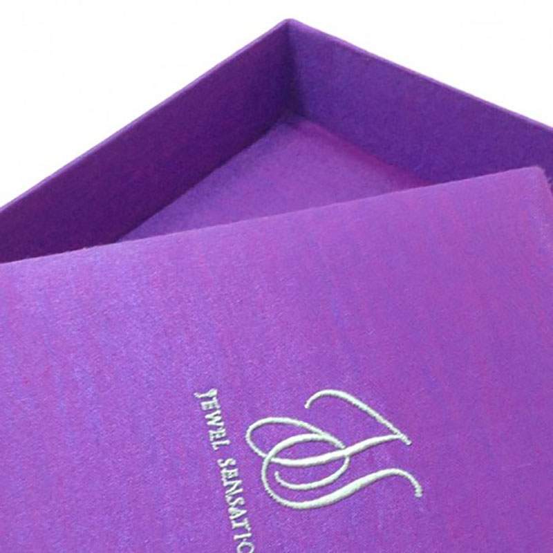 embroidered silk packaging box
