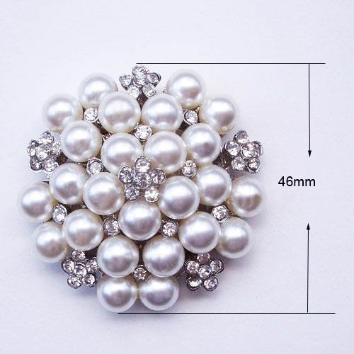 Pearl brooch for wedding embellishments