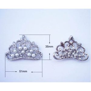 Pearl crown brooch
