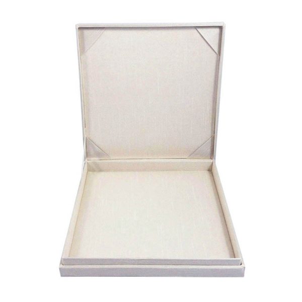 Hinged lid invitation box