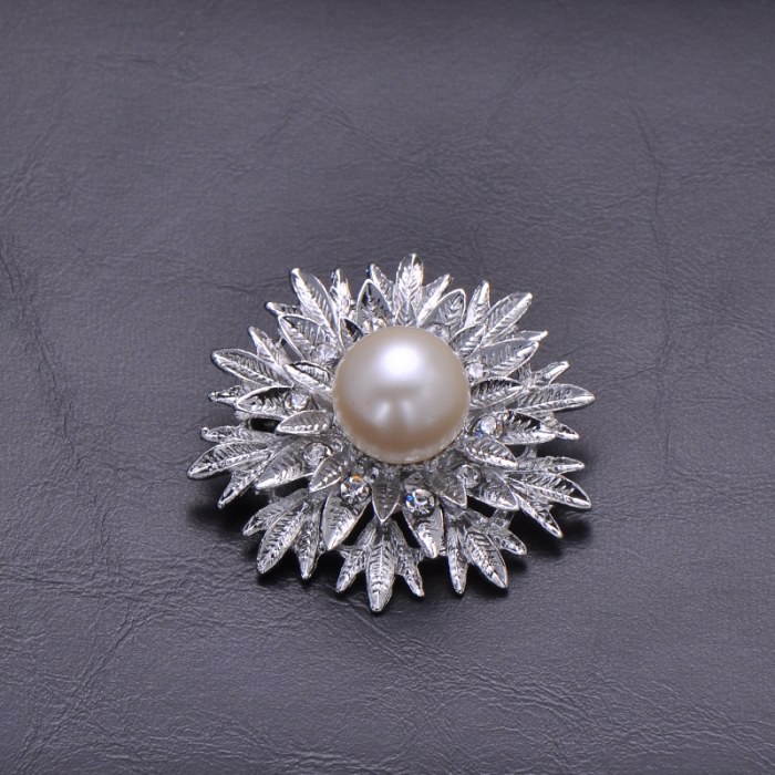 Modern Pearl Brooch - Luxury Wedding Invitations, Handmade