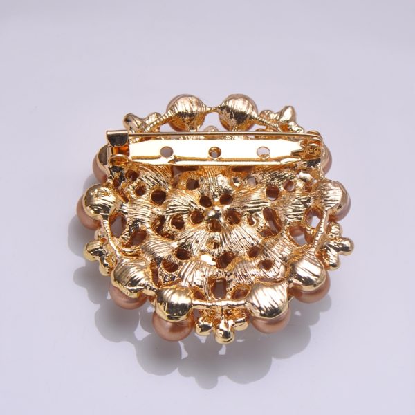 Pin lock of golden pearl brooch back