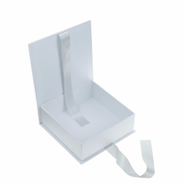 white paper wedding box