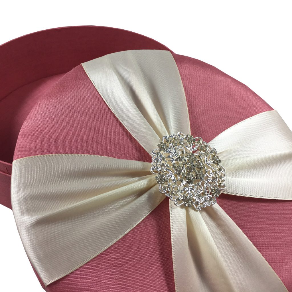 Luxury Rhinestone Brooch Embellished Coral Silk Wedding Cake Box 