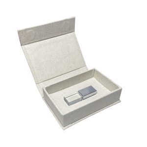 Beige magnetic linen USB box