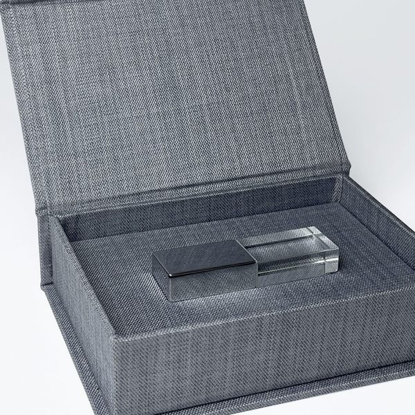 Close-up picture of Grey linen USB box