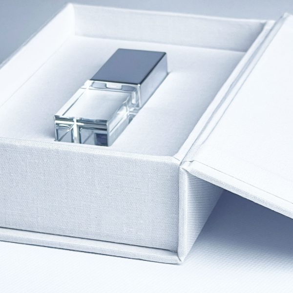 Close-up picture of linen USB box