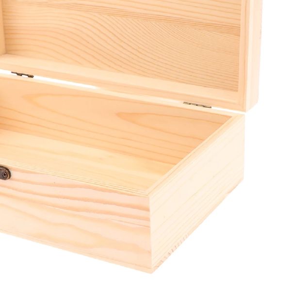 Close-up picture of pine wood box