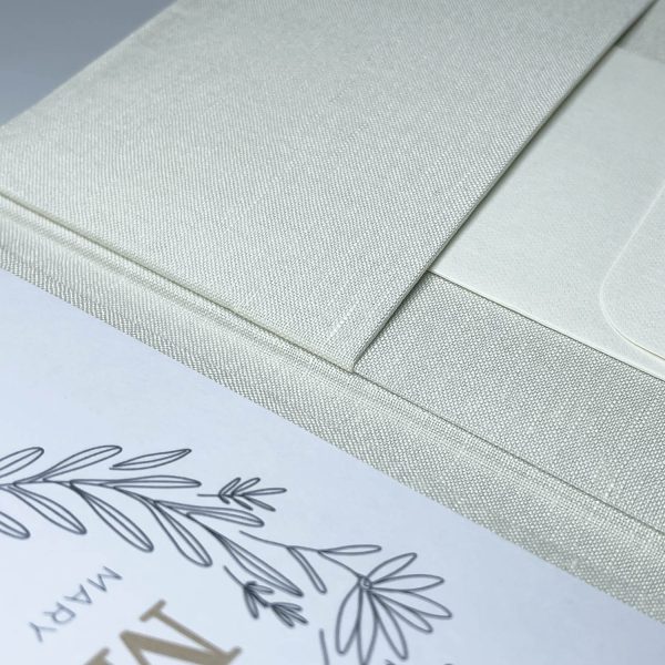 Pocket close-up picture from our linen folio for invitation cards