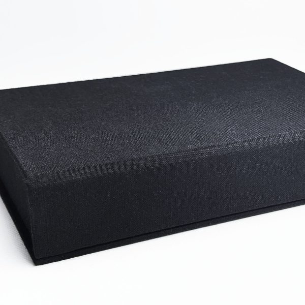 Closed linen photo box in black