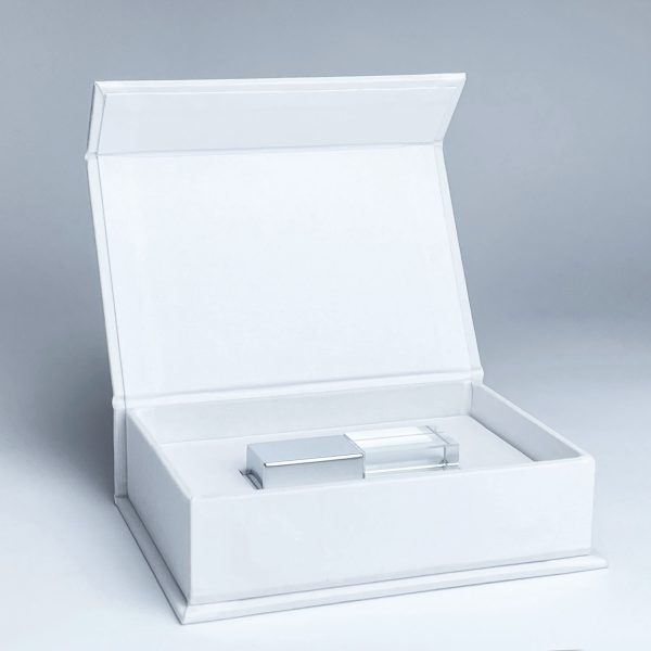 White linen USB box