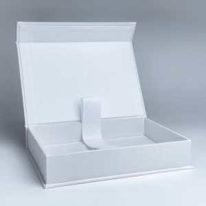 White linen photo box