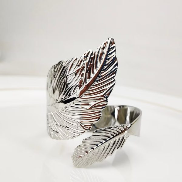 Silver leaf napkin ring