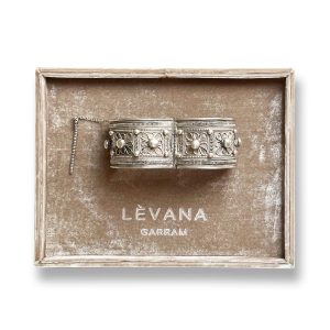 Velvet jewelry tray custom debossed logo